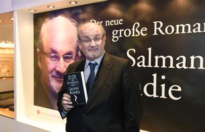 Tko je čuveni Salman Rushdie: Godinama ga žele mrtvog, za njegovu glavu nudili milijune