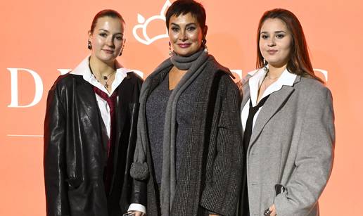 FOTO Bivša manekenka Leonarda Boban pokazala kćeri, izvela ih je na modnu reviju