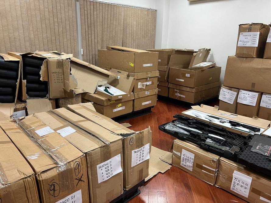 Ovog Argentinca i manekenku lovi i Interpol: Kako su hrvatski pištolji završili kod kriminalaca?