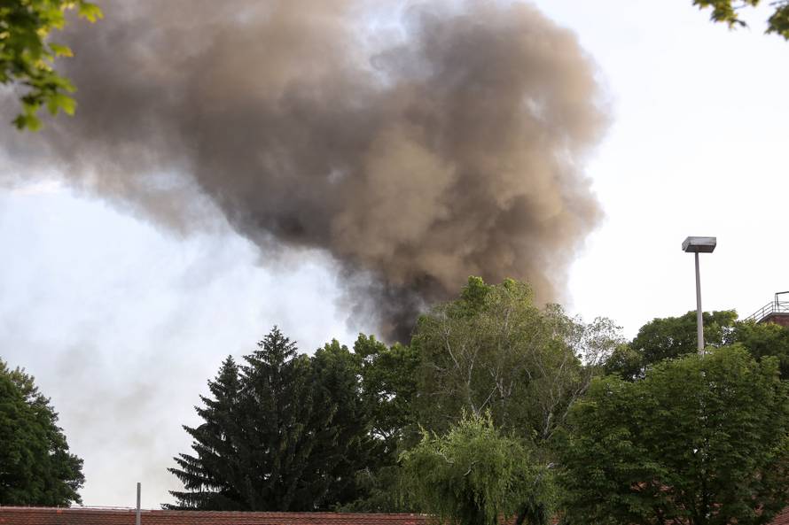 Požar u 'Staroj Zagrepčanki': Nad gradom se nadvio crni dim