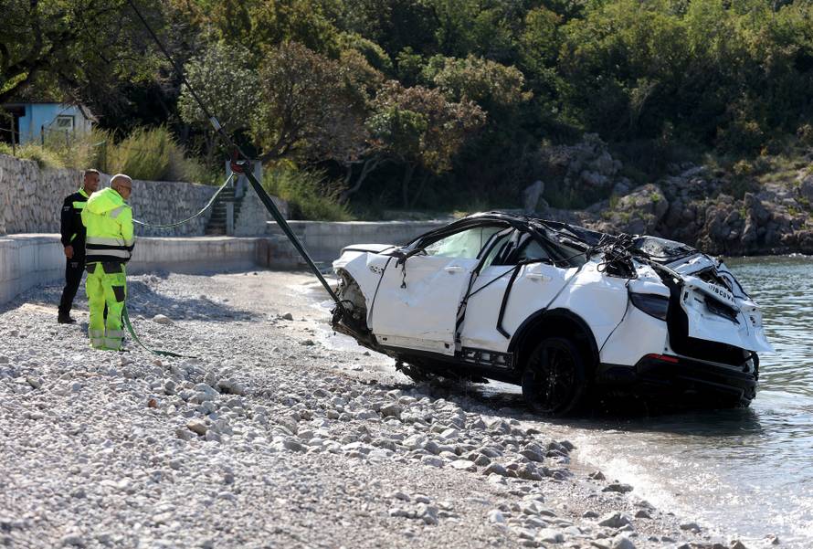 Iz mora kod Senja izvučen automobil u kojem je poginulo četvero stranih državljana