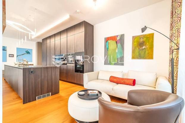 Pršti od luksuza! Prodaju stan u centru Zagreba: 'U boravku je kamen, a zgrada ima recepciju'