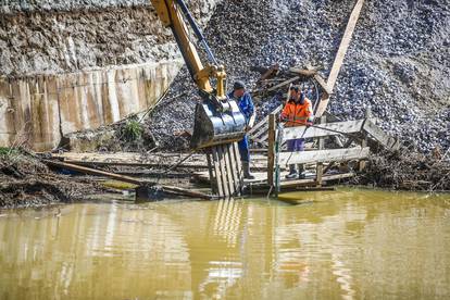 FOTO Ovako izgleda jezero kod dvorca Trakošćan: Obilna kiša ga napunila pa su stali radovi