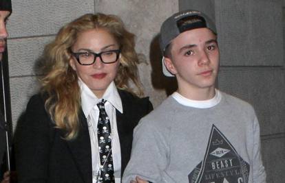Madonnin maloljetni sin uhićen je zbog marihuane u ruksaku