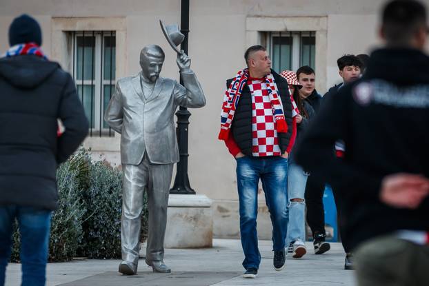 Split: Atmosefra na splitskoj rivi uoči početka utakmice UEFA Lige nacija Hrvatska - Francuska