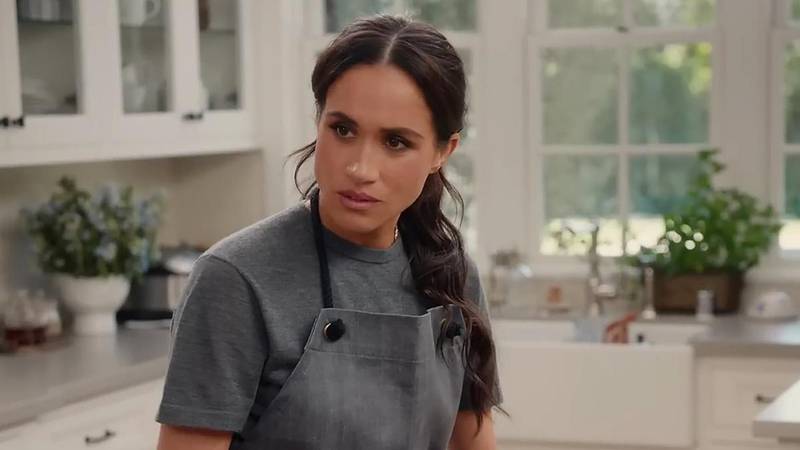 Nove kritike na račun Meghan: 'Naopako držiš te hvataljke!'