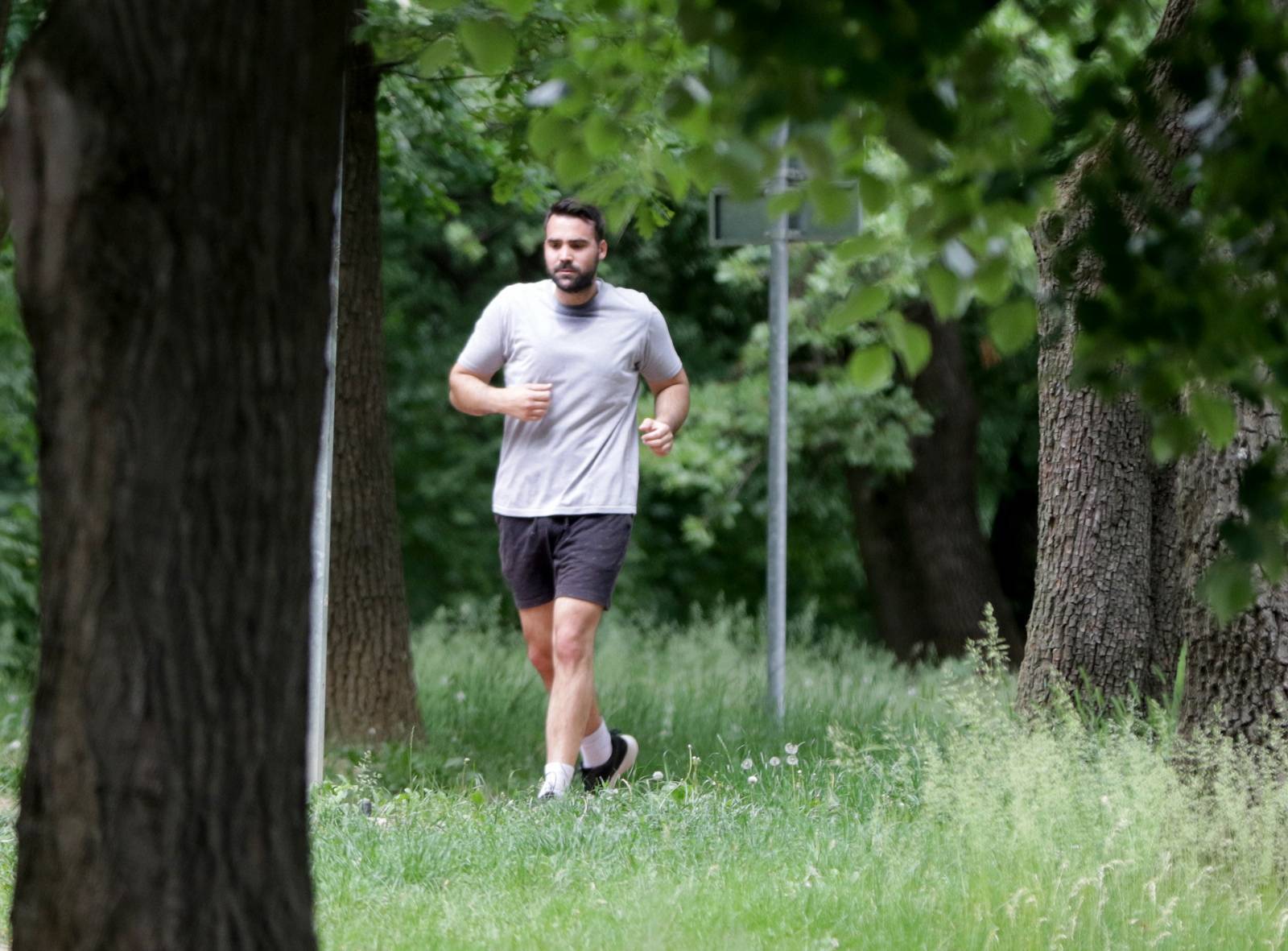 Beograd: Glumac Miodrag Radonjić trči na Košutnjaku