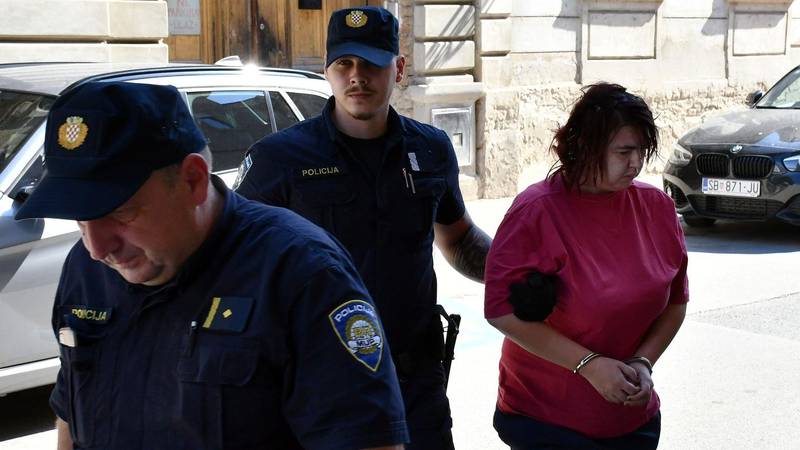 VIDEO Žena koju sumnjiče za teško ubojstvo ide u istražni zatvor. Prijeti joj 40 godina!