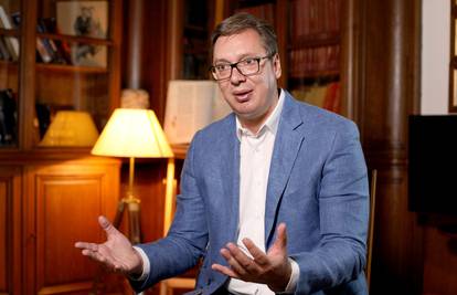 'Ispao sam glup': Vučić postao meta sprdnje zbog velikog gafa