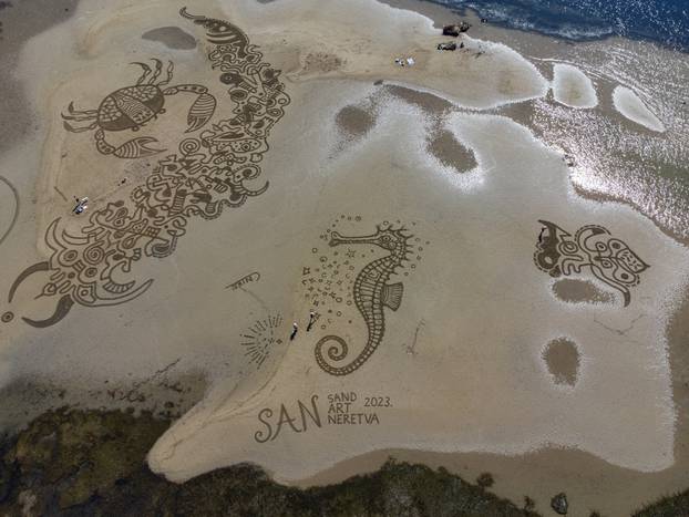 Pogled iz zraka na 3. Sand Art festival koji se održava na ušću Neretve