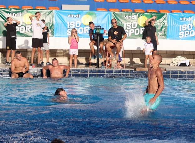 Split: Sportsko-humanitarno natjecanje "Najluđi skakač Hrvatske"