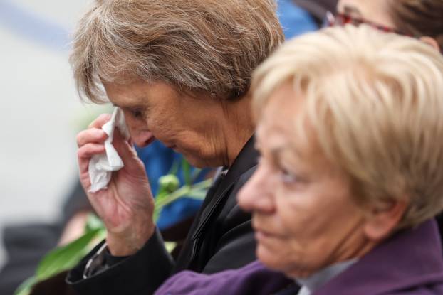 Komemoracija za Halida Bešlića u sarajevskom Narodnom pozorištu