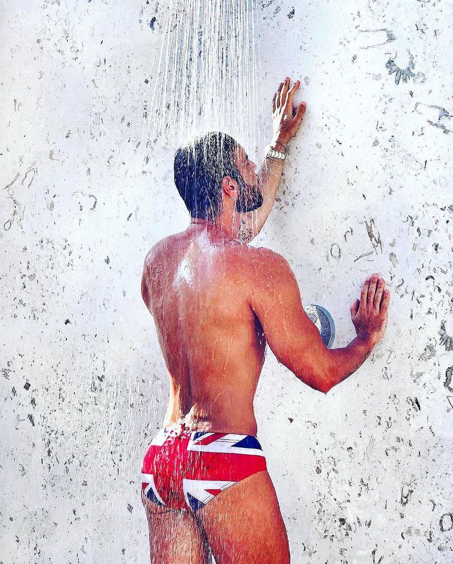 Grubnić se okitio prstenjem pa s Momčilom čestitao blagdane...