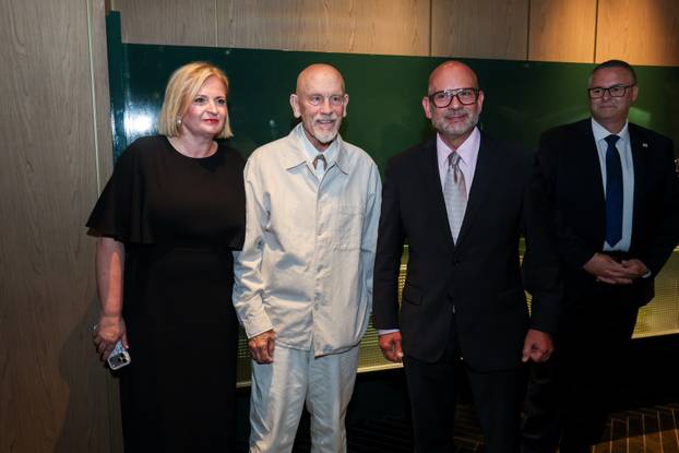 Alexandria: John  Malkovich iznenadio Vatrene u hotelu Aka