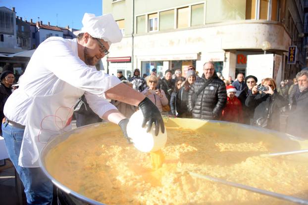 Pula: Pula ispraća staru godinu uz firtaju od 2026 jaja