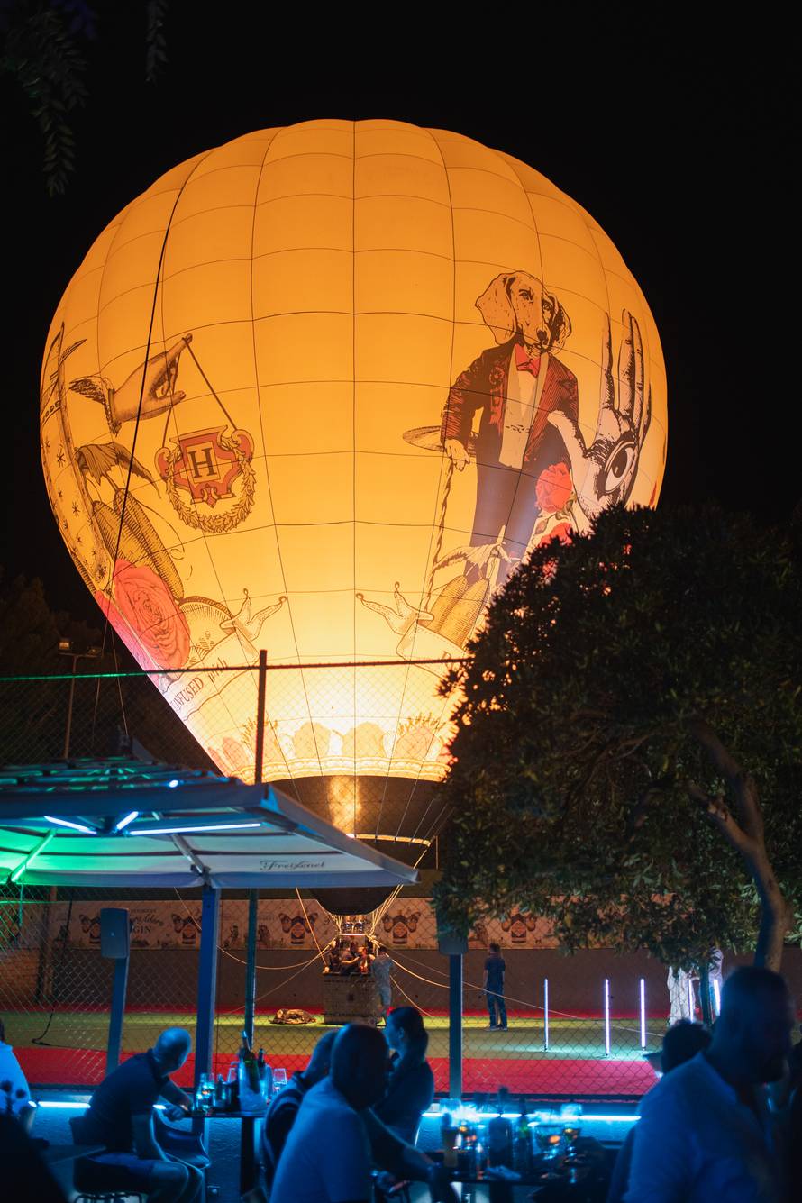 Koreograf i influencer Luciano Plazibat i njegovi Splićani su uživali u 'balunu' na vrući zrak