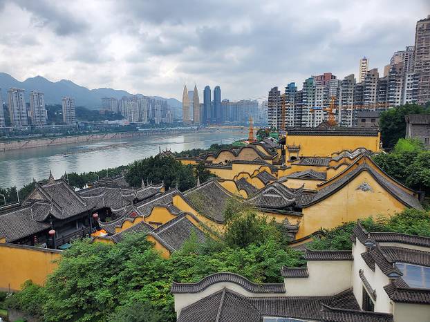 FOTO Ovaj 8D grad u Kini prkosi logici: Biste li se snašli u ovom arhitektonskom labirintu?