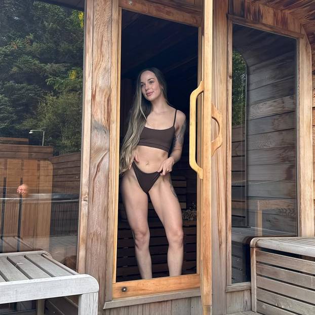 FOTO Najjači čovjek na svijetu ima 206 cm, a ljubi konobaricu od 157 cm. Tragedija ih zbližila...