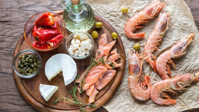 Hrana koja smanjuje tlak: Češnjak, maslinovo ulje i riba