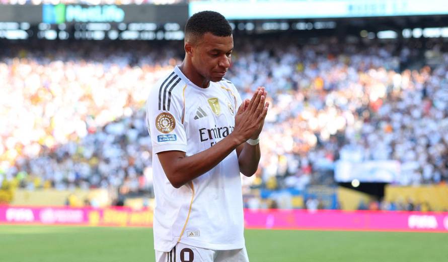 FIFA Club World Cup - Quarter Final - Real Madrid v Borussia Dortmund