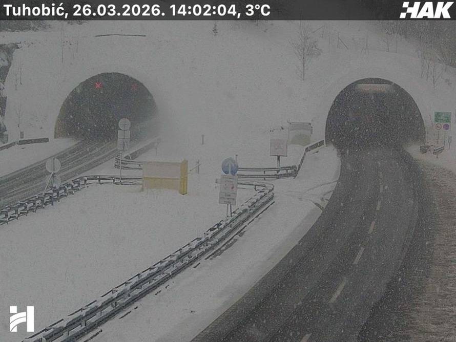 CRVENI METEOALARM Podigli razinu upozorenja za Zagreb! Vjetar ruši stabla po gradu...