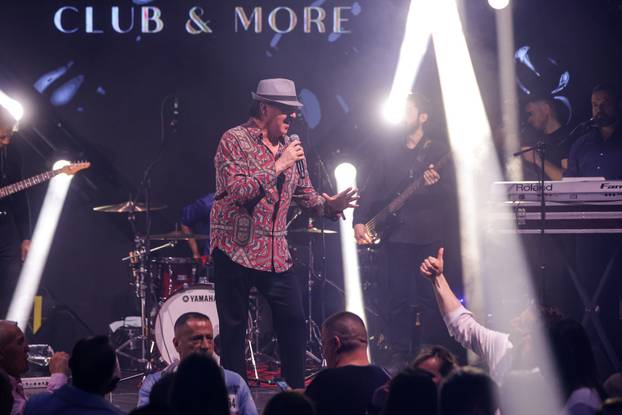 Zagreb: Koncert Harisa Džinovića u klubu Mint