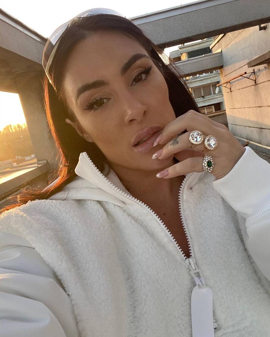 Senidah zgrožena postupkom vlade: 'Sram me objaviti ovo'