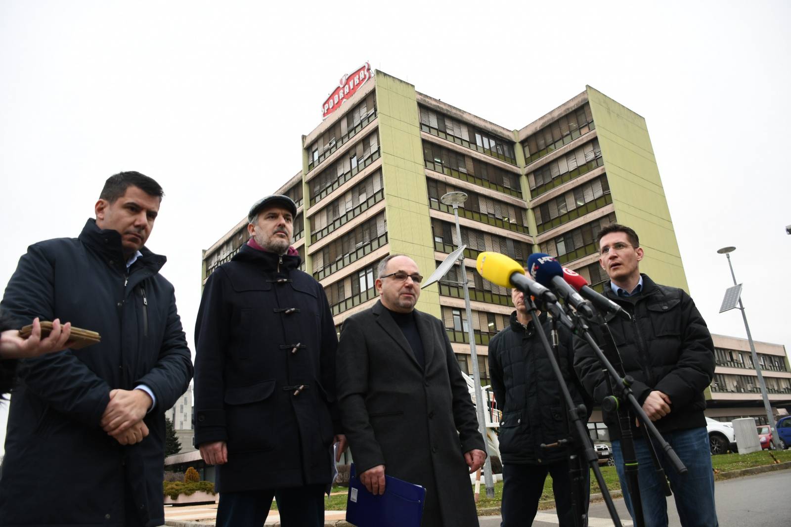 Koprivnica: Čelnici Mosta ispred Podravke održali konferenciju za medije