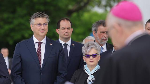 Zagreb: Povodom obilježavanja Dana državnosti Hrvatske državni vrh položio je vijence