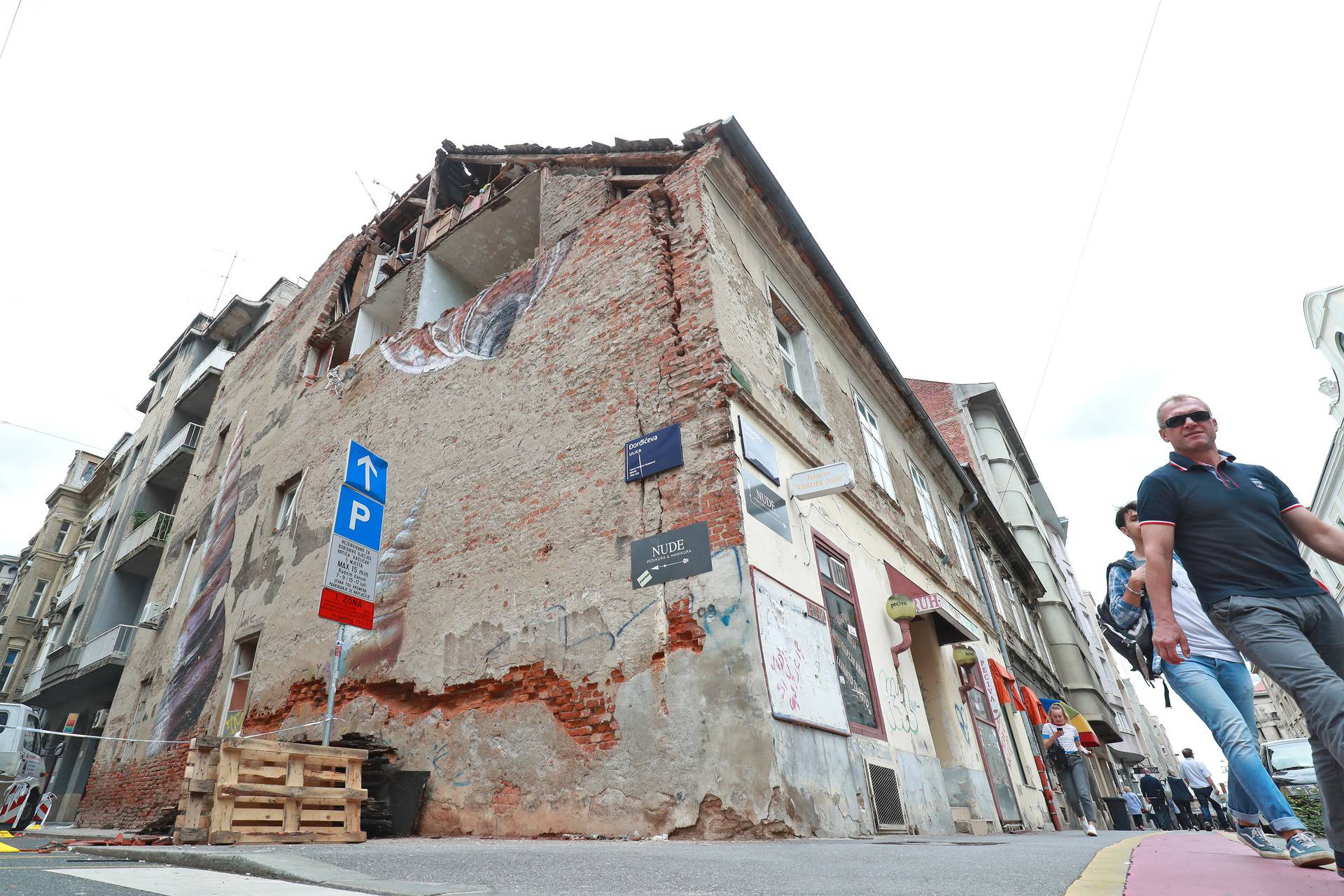 Zagreb: Zgrada oštećena u potresu čeka sanaciju