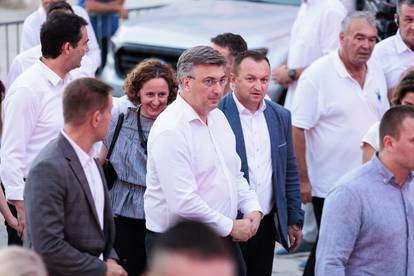 FOTO Plenković s Đogašem stigao na Splitski festival