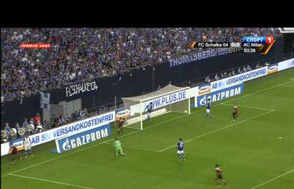 Milan pobijedio Schalke, Inter se namučio s trećeligašem