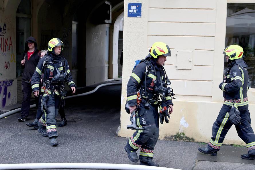 Zagreb: Požar stana u Vlaškoj