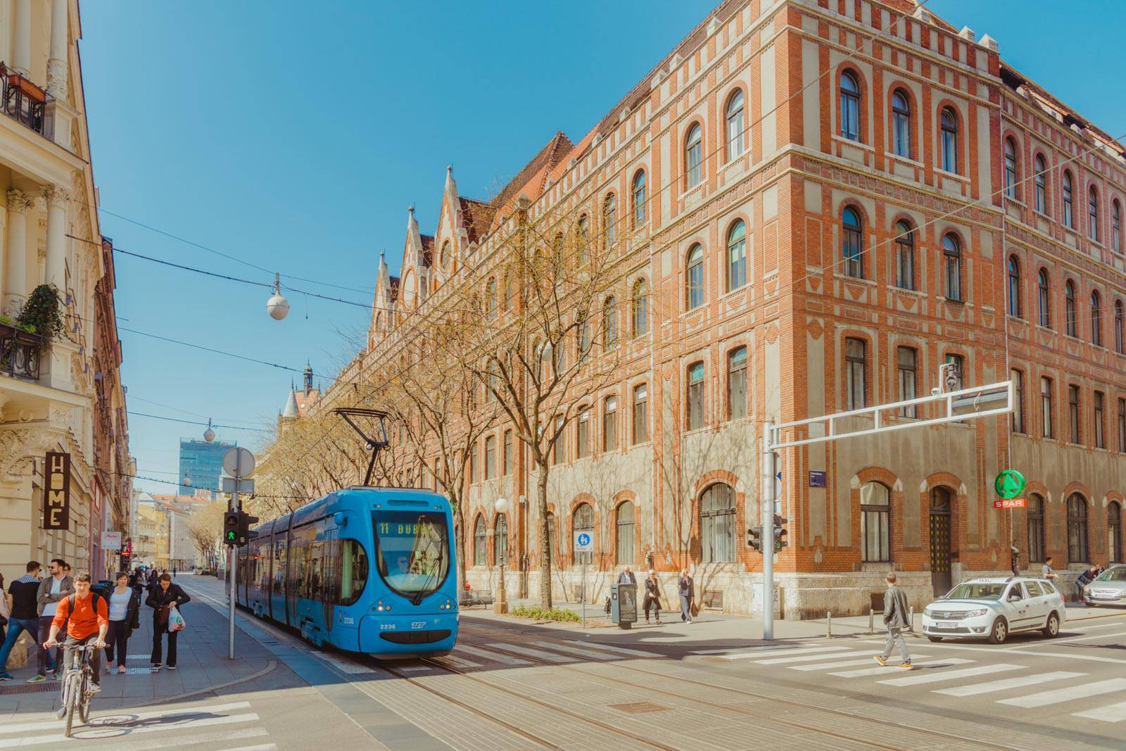 Usred ovog užasa vani utješite se galerijom sunčanog Zagreba