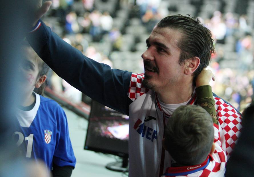 Split: Nakon slavlja na terenu, Denis Bunti? pridružio se obitelji na tribinama