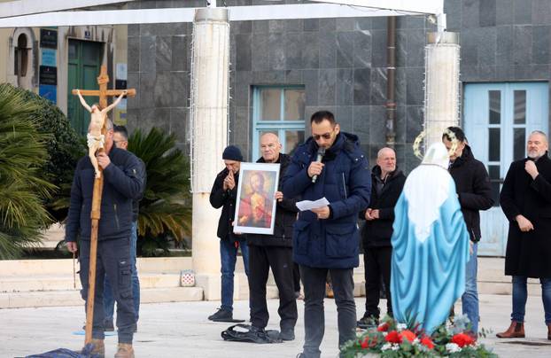 Šibenik: Muška molitva krunice