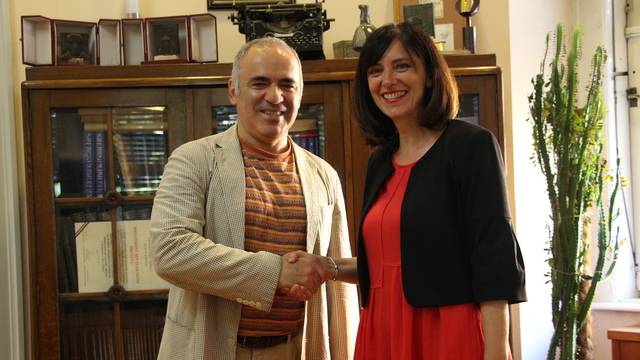 Osmislit će program: Kasparov će surađivati na 'Školi za život'