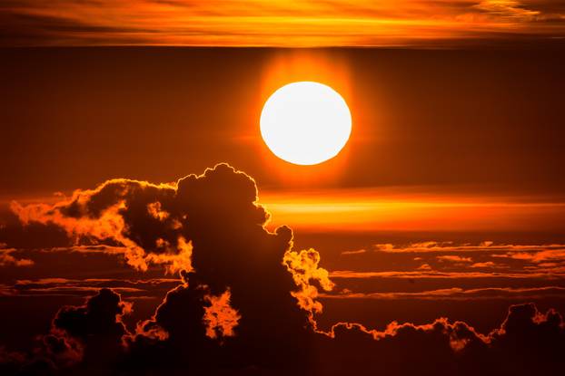 Pogled na zalazak sunca i Split