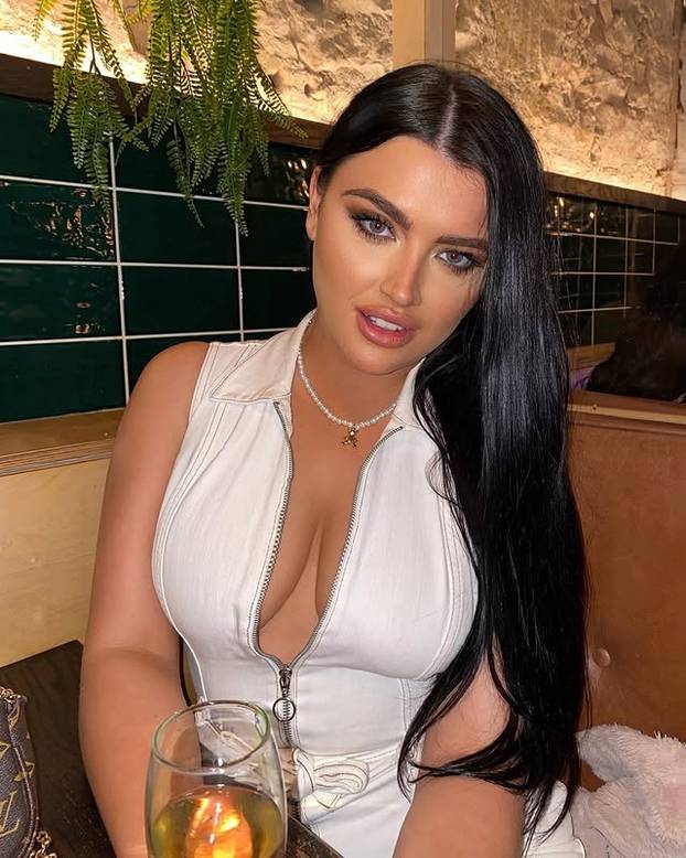 FOTO Istaknula je grudi za Dan zaljubljenih pa ju izvrijeđali: 'Slomila me tolika mržnja'