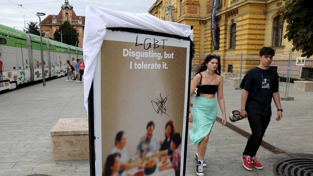 Zagreb: Prekriven je provokativan plakat postavljen u sklopu izložbe koji financiraju Grad i Ministarstvo