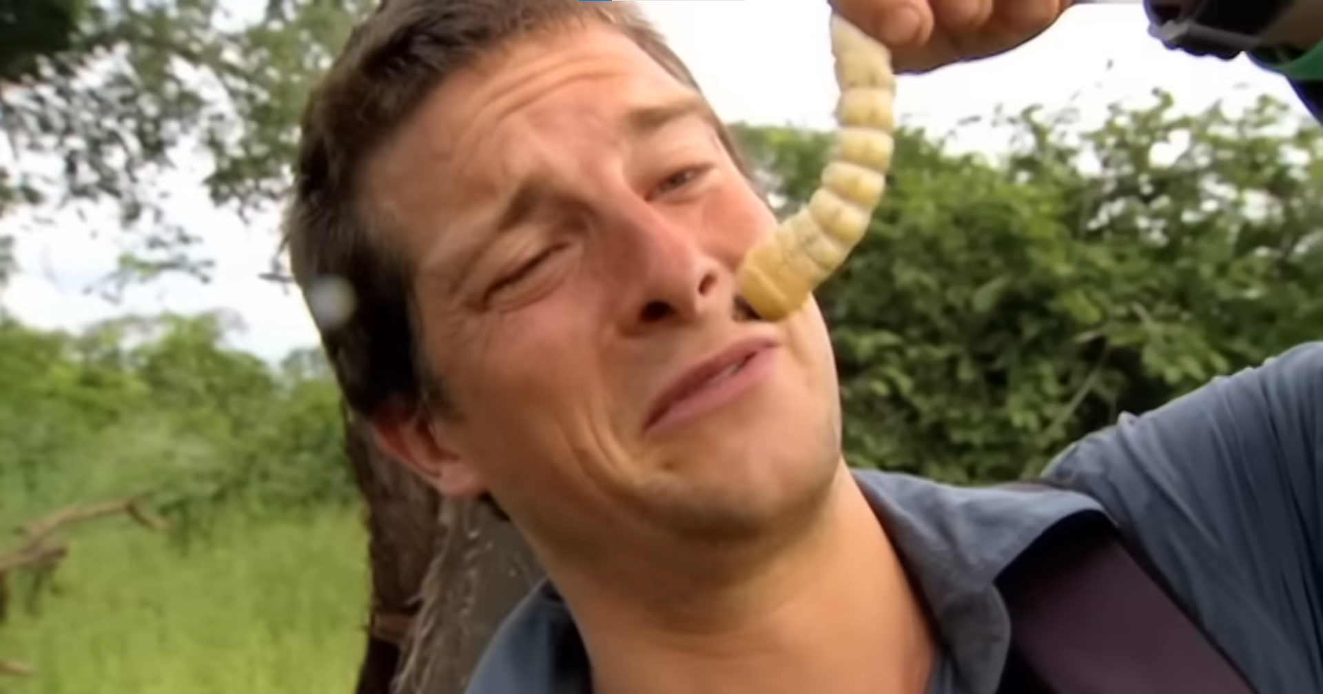 Da vam se smuči: Grylls jeo žive crve, pio iz slonove balege, a u pustinji jeo sirovi jarčev testis...