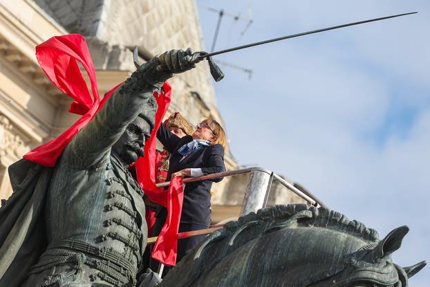 Obilježavanje Dana kravate u Hrvatskoj na Trgu bana Josipa Jelaci´ca