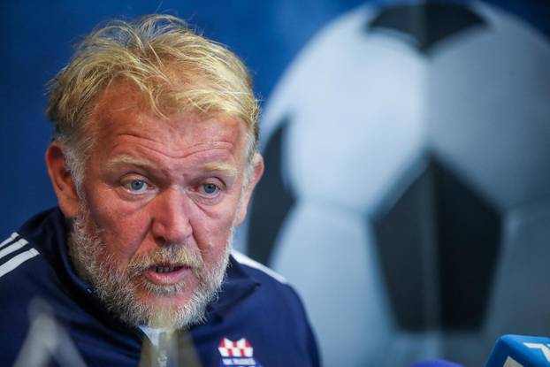Zagreb: Robert Prosine&ccaron;ki, trener NK Rude&scaron;, odr&zcaron;ao konferenciju za medije