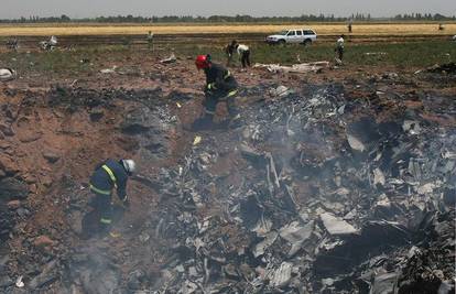 Iranski avion gorio u zraku prije pada; 168 poginulih