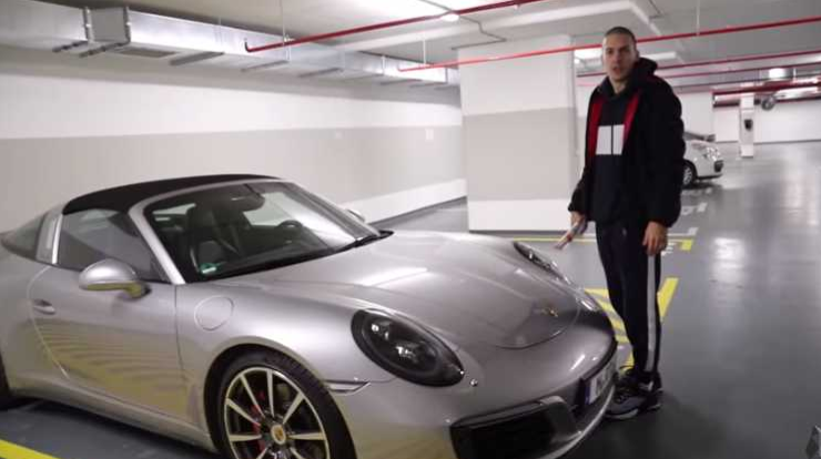 Baka Prase pohvalio se novim Porscheom: 'Zna se tko je šef'