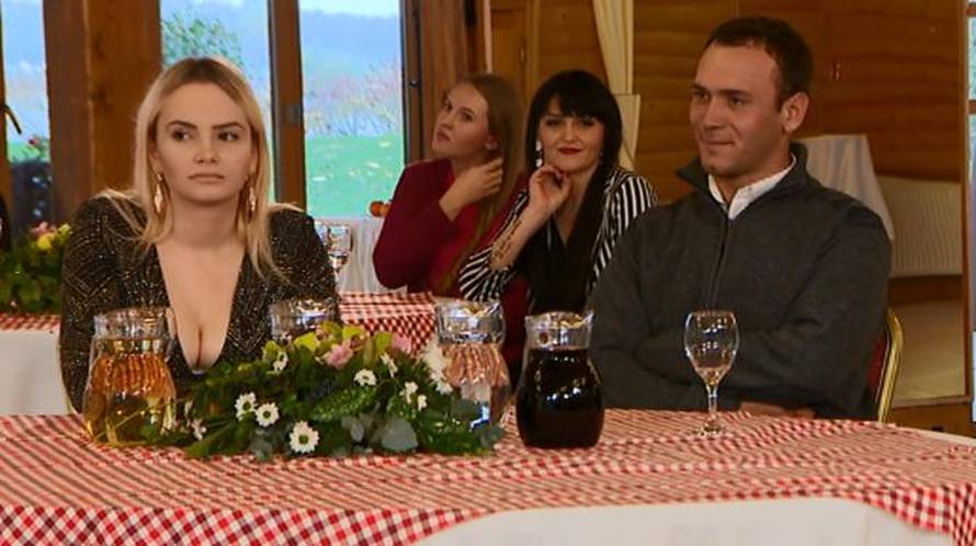 Paula: Dečko mora imati 'para' Boris: Ona je prava sponzoruša