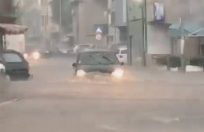 Olujno nevrijeme: Padala tuča veličine oraha, prijete poplave