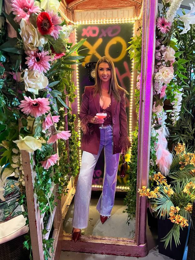 FOTO Zbog fatalne ljepotice je premierligaš dobio nove fanove