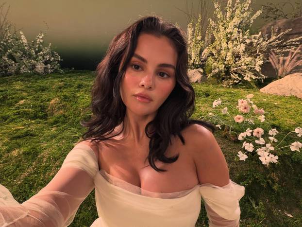 FOTO Poznata slatkica ljubila je brojne kolege: Pogledajte kako se mijenjala Selena Gomez