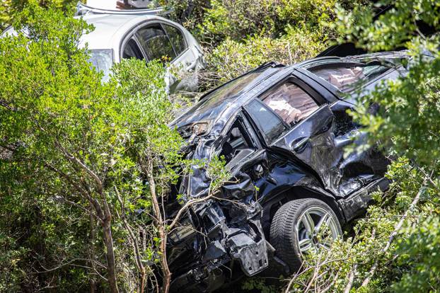 Dva automobila sletjela u provaliju nedaleko Dubrovnika